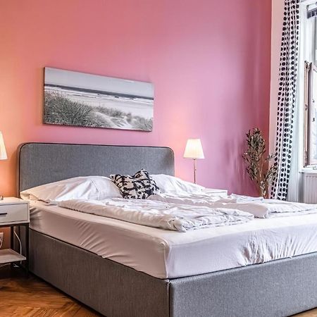 וינה Lovely 1Br Apt. Near Akh Hospital מראה חיצוני תמונה