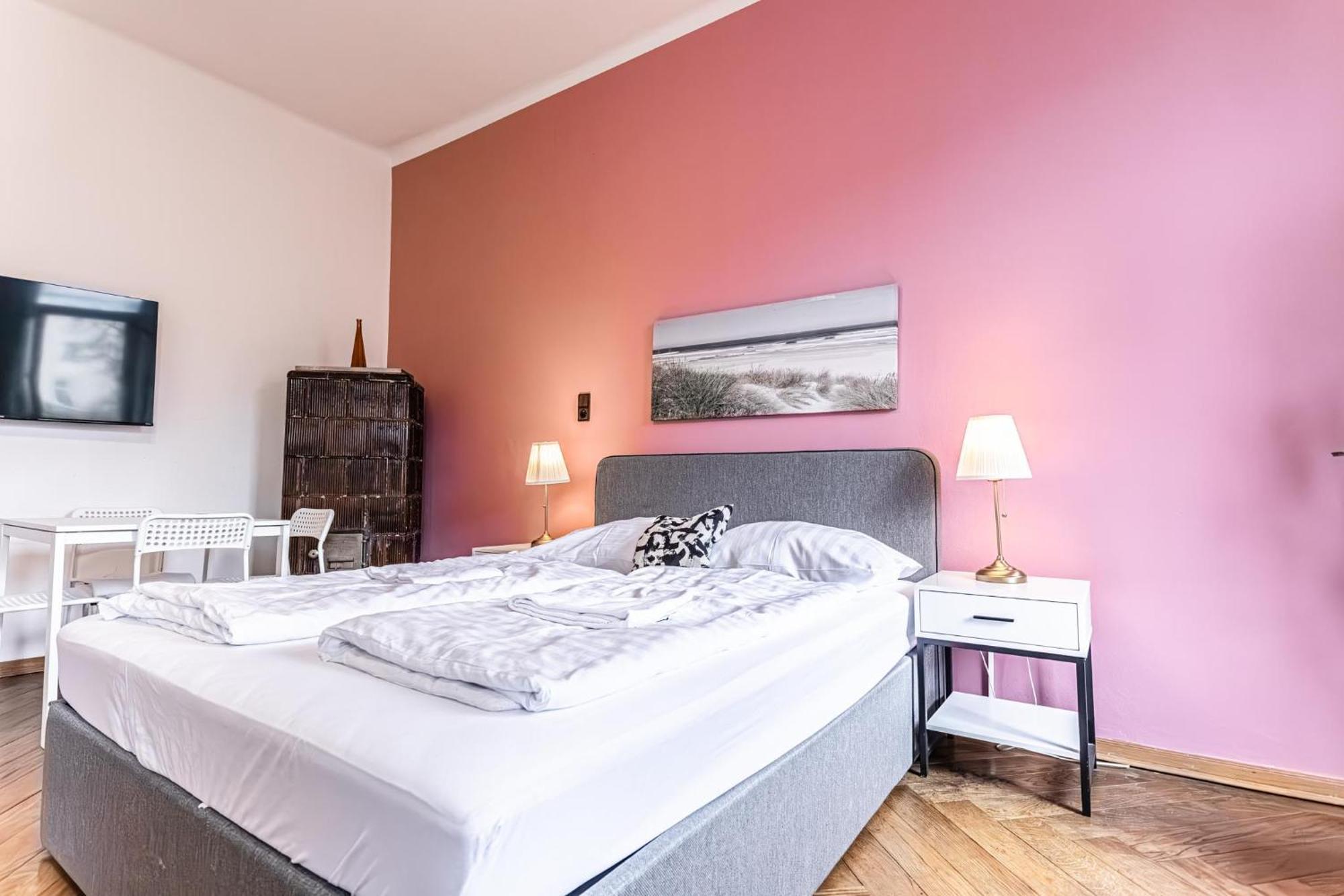 וינה Lovely 1Br Apt. Near Akh Hospital מראה חיצוני תמונה