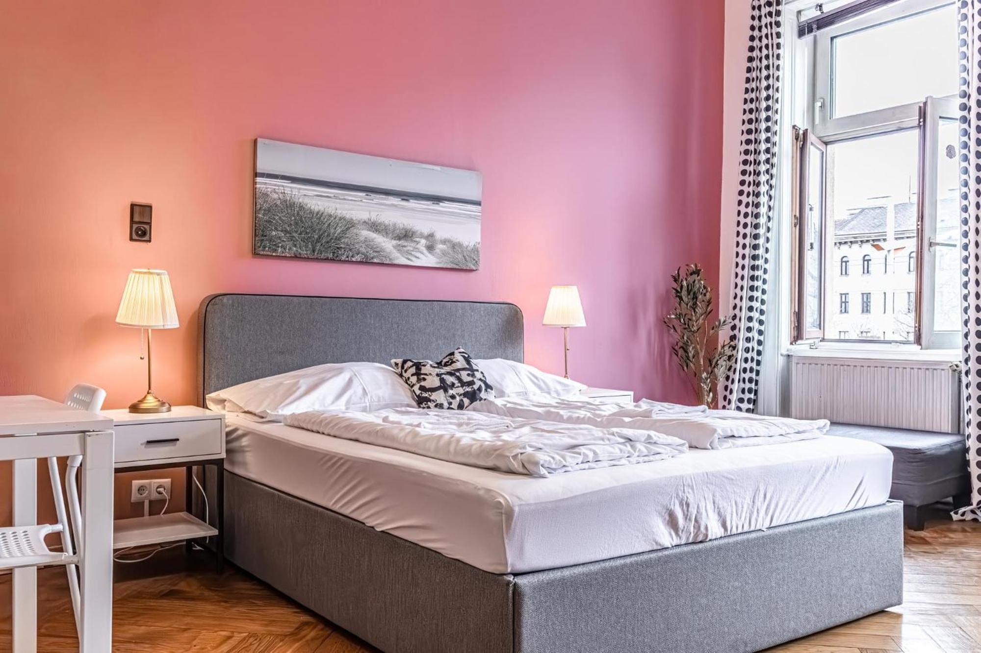 וינה Lovely 1Br Apt. Near Akh Hospital מראה חיצוני תמונה