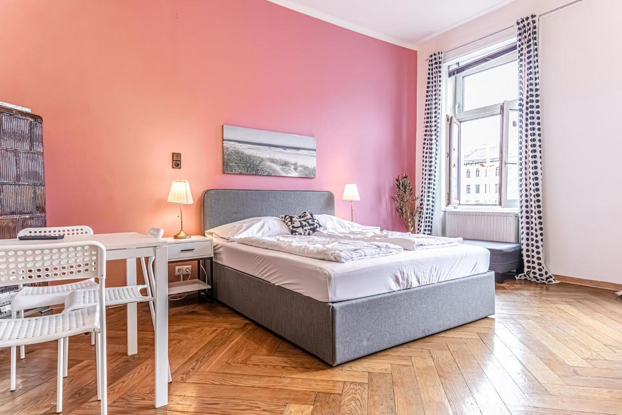 וינה Lovely 1Br Apt. Near Akh Hospital מראה חיצוני תמונה